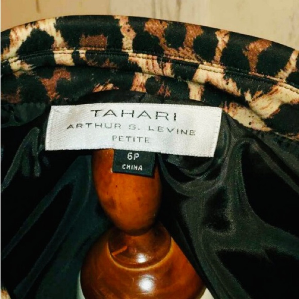 Tahari Button Leopard Print Jacket - Picture 3 of 3